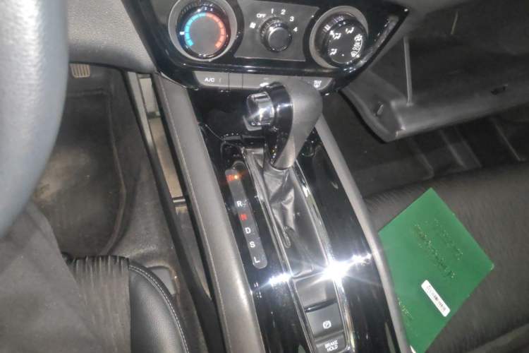 Used Honda Vezel 2020 1.5L CVT Pioneer Edition Gear Lever