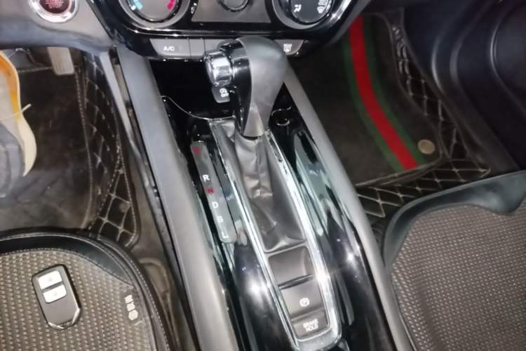 Used Honda Vezel 2020 1.5L CVT Luxury Edition Gear Lever