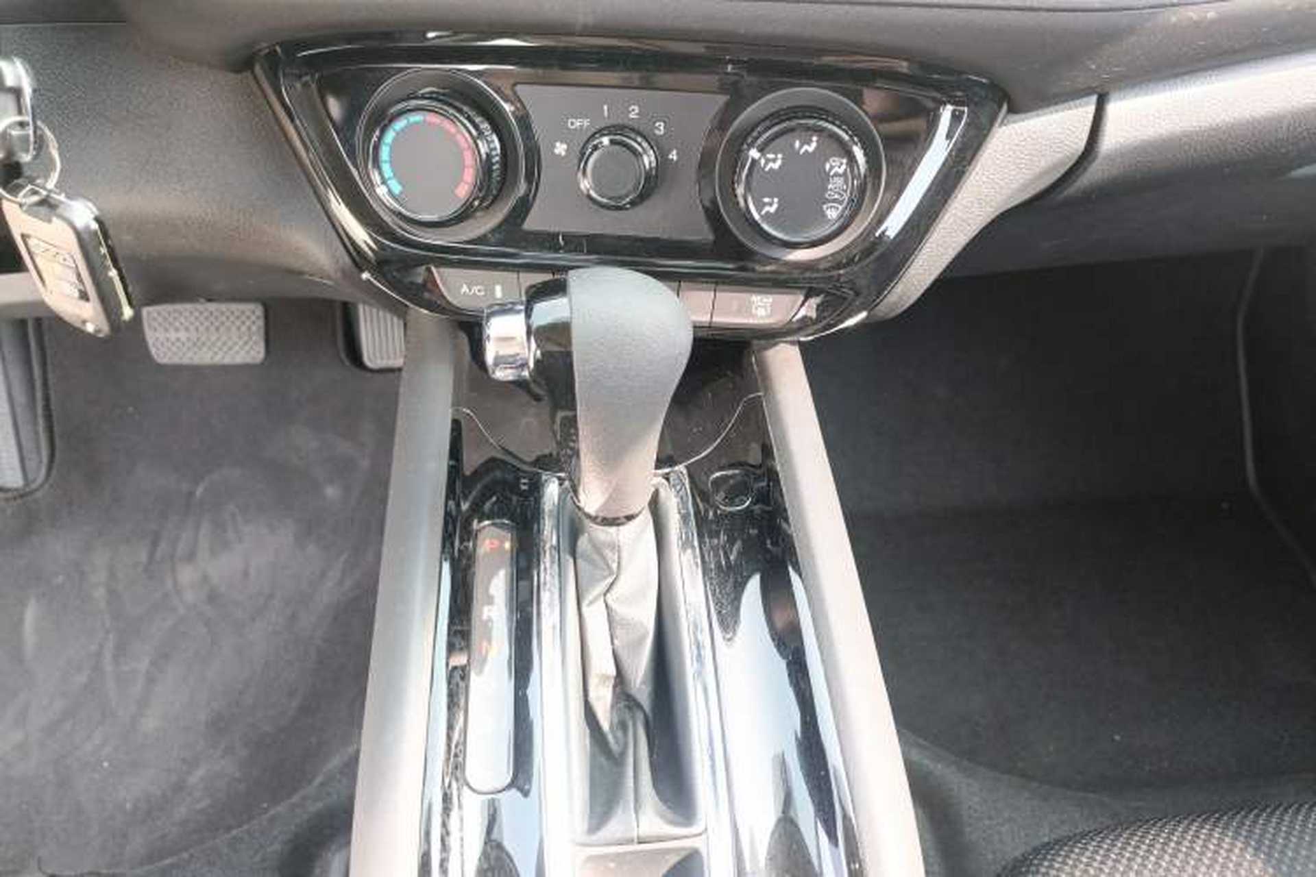 Used Honda Vezel 2020 1.5L CVT Elite Edition Gear Lever