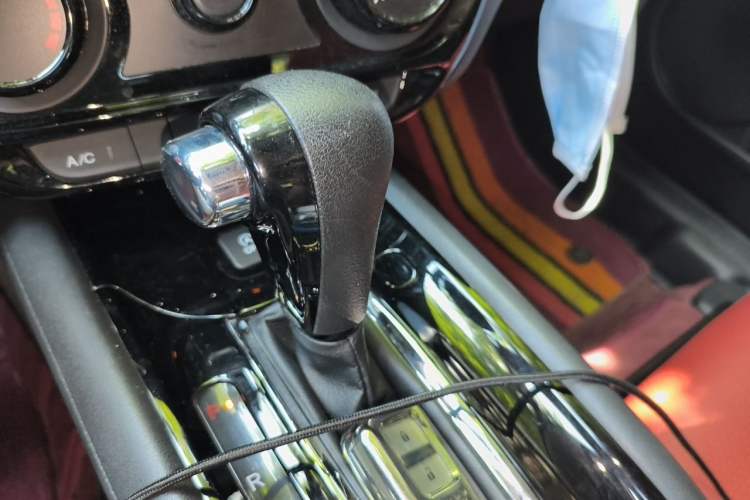 Used Honda Vezel 2020 1.5L CVT Luxury Edition Gear Lever