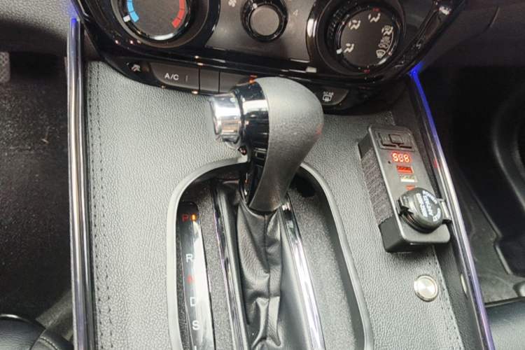 Used Honda Vezel 2020 1.5L CVT Pioneer Edition Gear Lever
