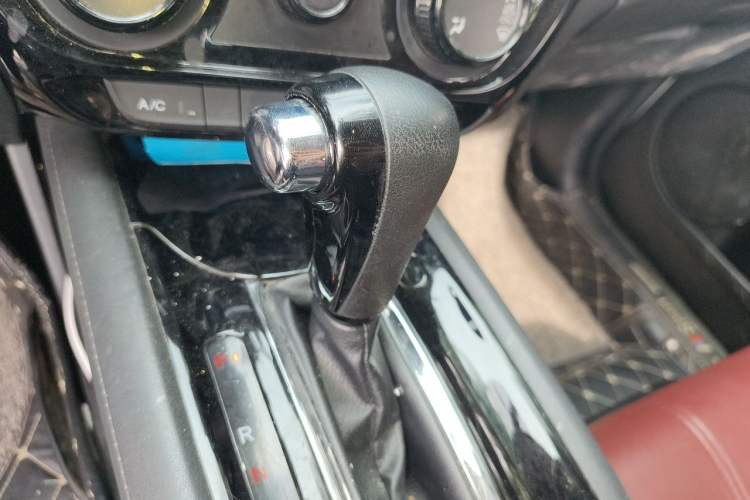 Used Honda Vezel 2020 1.5L CVT Pioneer Edition Gear Lever