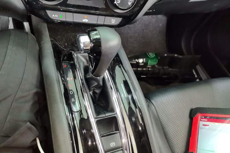 Used Honda Vezel 2020 1.5L CVT Pioneer Edition Gear Lever