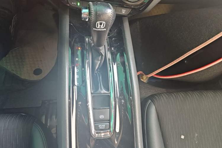 Used Honda Vezel 2020 1.5L CVT Luxury Edition Gear Lever