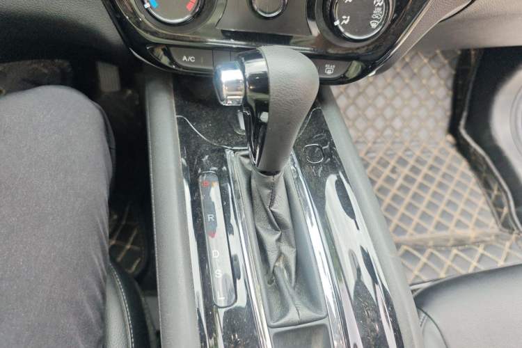 Used Honda Vezel 2020 1.5L CVT Pioneer Edition Gear Lever