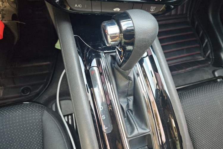 Used Honda Vezel 2020 1.5L CVT Elite Edition Gear Lever