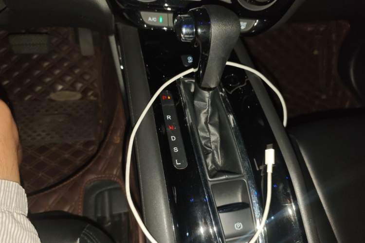 Used Honda Vezel 2020 1.5L CVT Elite Edition Gear Lever