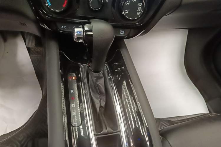 Used Honda Vezel 2020 1.5L CVT Pioneer Edition Gear Lever