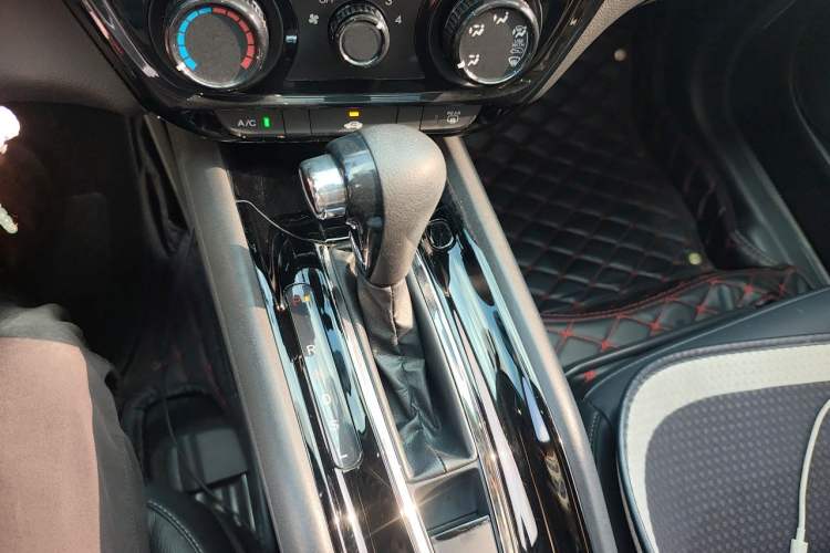 Used Honda Vezel 2020 1.5L CVT Pioneer Edition Gear Lever