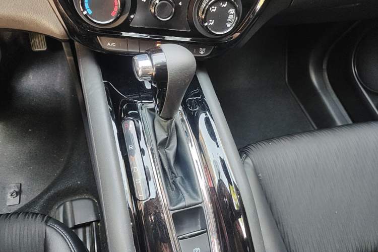 Used Honda Vezel 2020 1.5L CVT Pioneer Edition Gear Lever