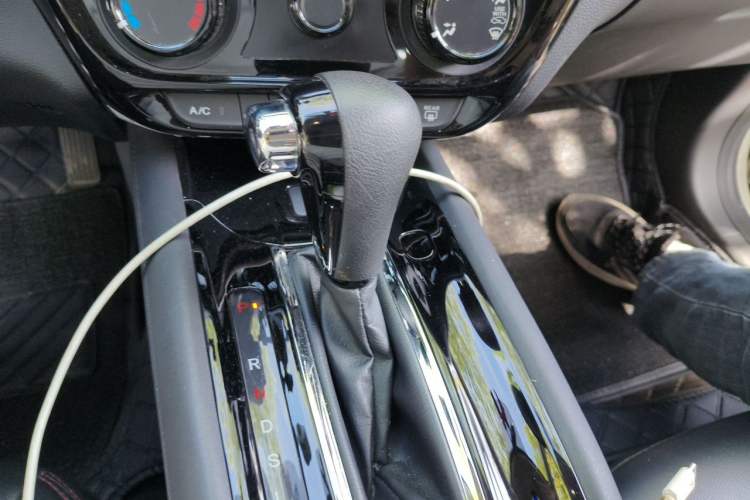 Used Honda Vezel 2020 1.5L CVT Elite Edition Gear Lever