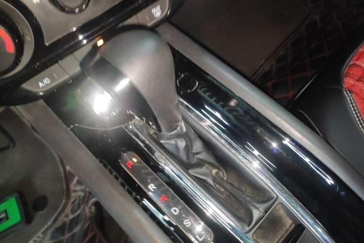 Used Honda Vezel 2020 1.5L CVT Pioneer Edition Gear Lever