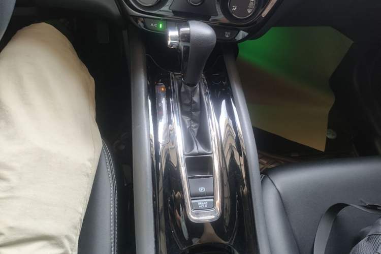 Used Honda Vezel 2020 1.5L CVT Elite Edition Gear Lever