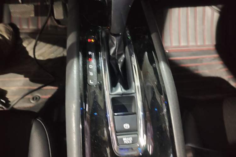 Used Honda Vezel 2020 1.5L CVT Luxury Edition Gear Lever