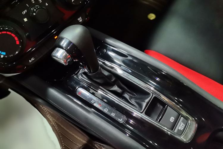 Used Honda Vezel 2020 1.5L CVT Elite Edition Gear Lever