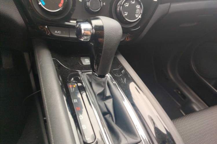 Used Honda Vezel 2020 1.5L CVT Elite Edition Gear Lever