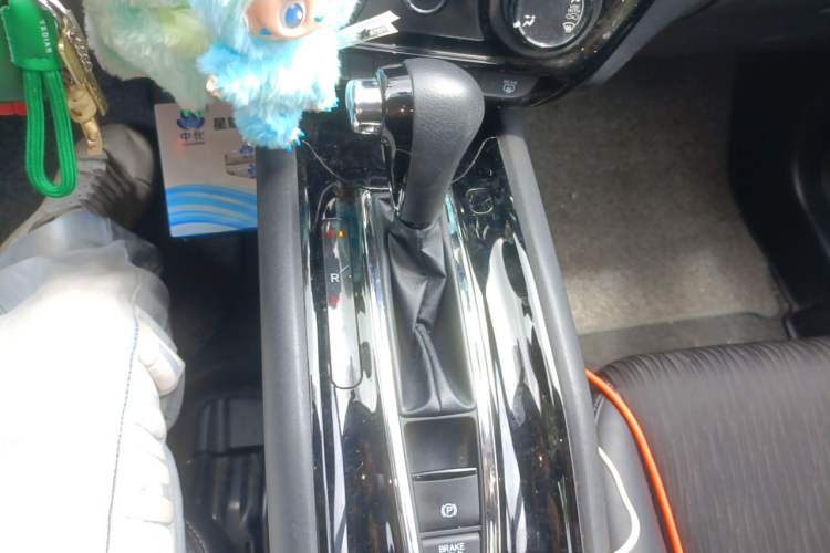 Used Honda Vezel 2020 1.5L CVT Luxury Edition Gear Lever
