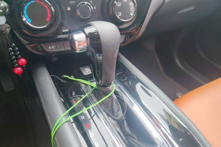 Used Honda Vezel 2020 1.5L CVT Elite Edition Gear Lever