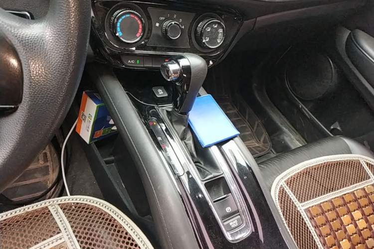Used Honda Vezel 2020 1.5L CVT Pioneer Edition Gear Lever