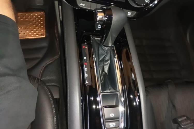 Used Honda Vezel 2020 1.5L CVT Pioneer Edition Gear Lever