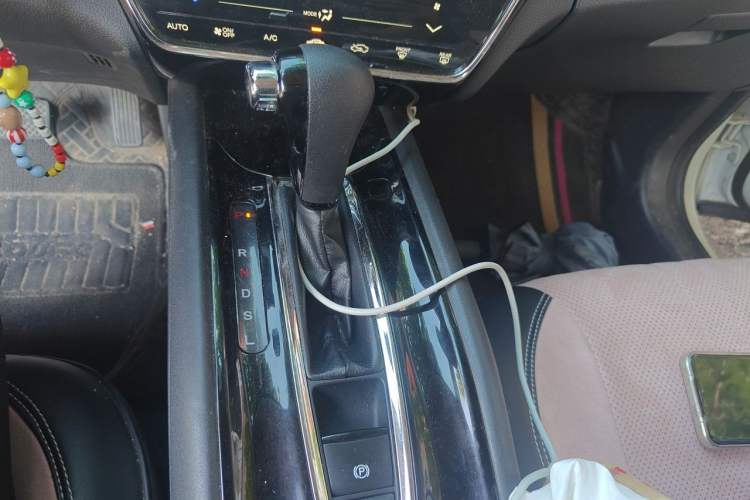 Used Honda Vezel 2020 220 TURBO CVT Elite Edition Gear Lever