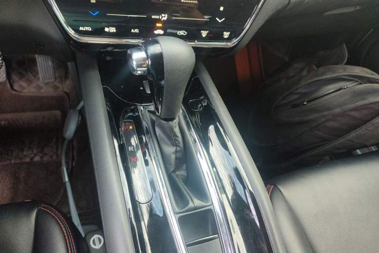 Used Honda Vezel 2020 220 TURBO CVT Elite Edition Gear Lever
