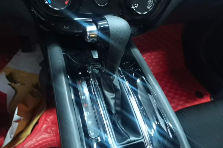 Used Honda Vezel 2020 1.5L CVT Pioneer Edition Gear Lever