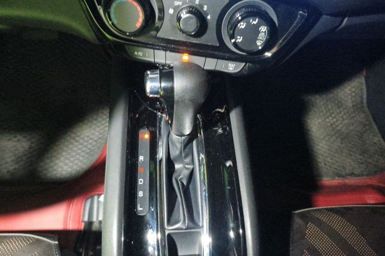 Used Honda Vezel 2020 1.5L CVT Pioneer Edition Gear Lever