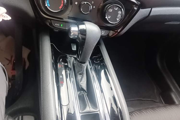 Used Honda Vezel 2020 1.5L CVT Pioneer Edition Gear Lever