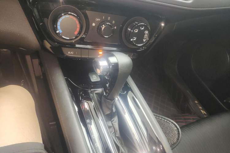 Used Honda Vezel 2020 1.5L CVT Pioneer Edition Gear Lever