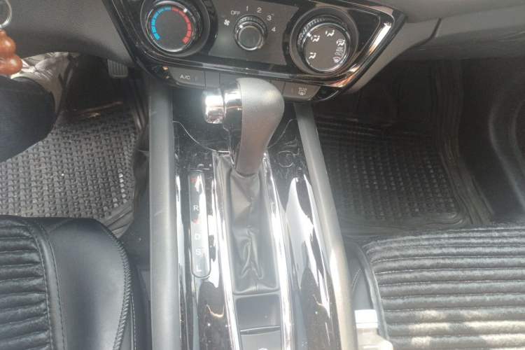 Used Honda Vezel 2020 1.5L CVT Pioneer Edition Gear Lever
