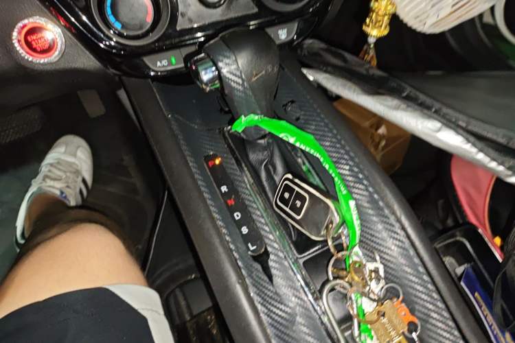 Used Honda Vezel 2020 1.5L CVT Luxury Edition Gear Lever
