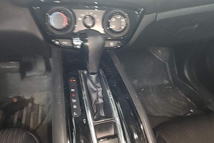 Used Honda Vezel 2020 1.5L CVT Pioneer Edition Gear Lever
