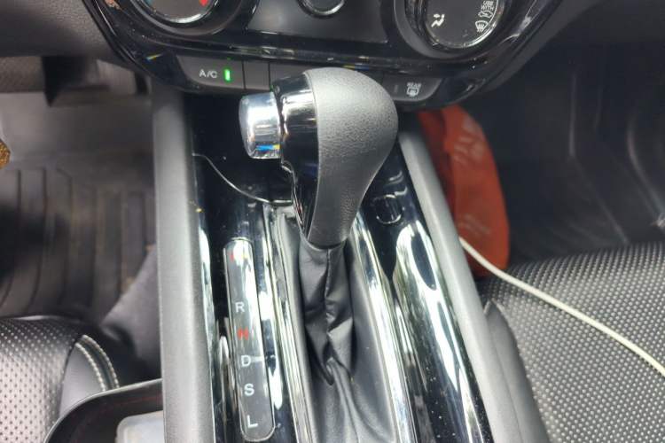 Used Honda Vezel 2020 1.5L CVT Elite Edition Gear Lever
