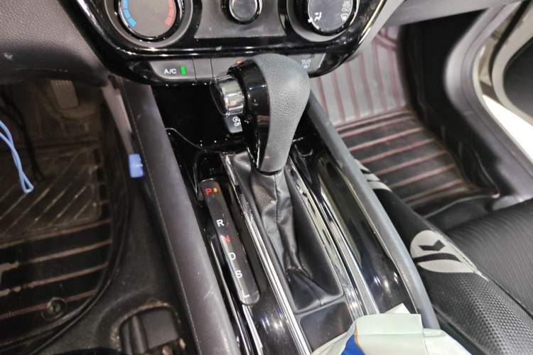 Used Honda Vezel 2020 1.5L CVT Pioneer Edition Gear Lever