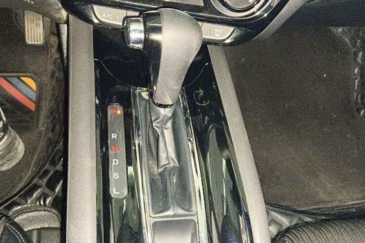 Used Honda Vezel 2020 1.5L CVT Pioneer Edition Gear Lever
