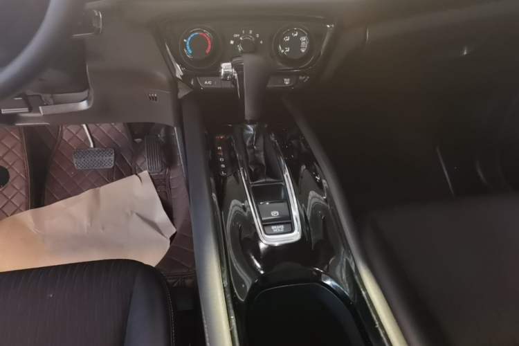 Used Honda Vezel 2020 1.5L CVT Pioneer Edition Gear Lever