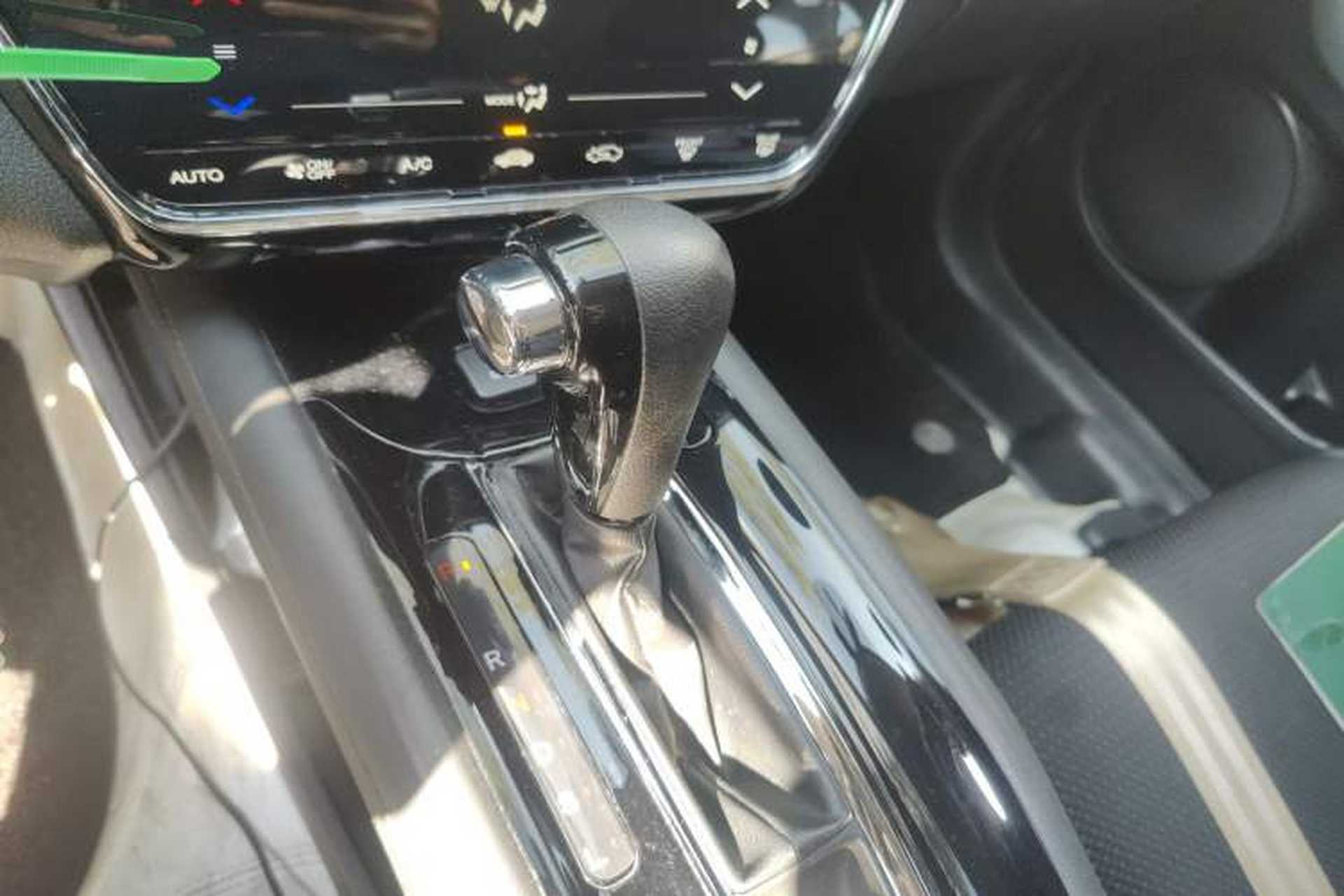 Used Honda Vezel 2020 220 TURBO CVT Elite Edition Gear Lever