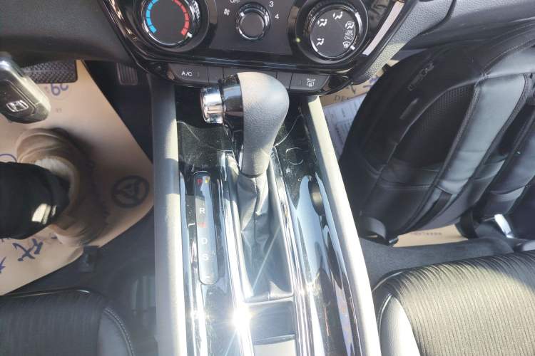 Used Honda Vezel 2020 1.5L CVT Pioneer Edition Gear Lever