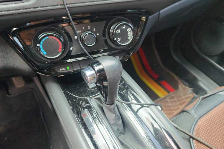 Used Honda Vezel 2020 1.5L CVT Elite Edition Gear Lever