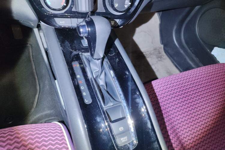 Used Honda Vezel 2020 1.5L CVT Elite Edition Gear Lever