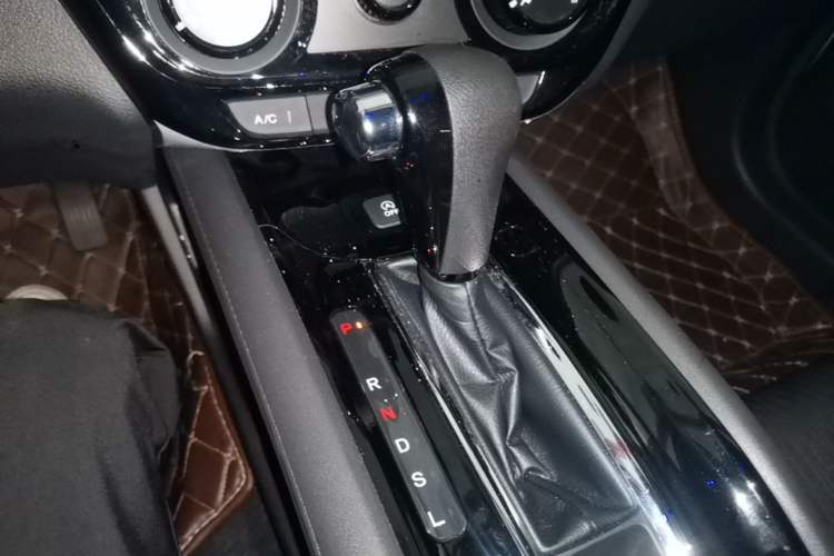 Used Honda Vezel 2020 1.5L CVT Pioneer Edition Gear Lever