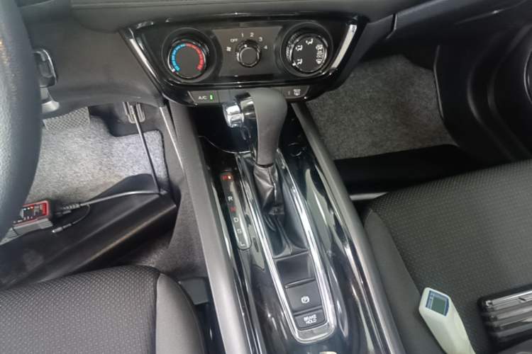 Used Honda Vezel 2020 1.5L CVT Elite Edition Gear Lever