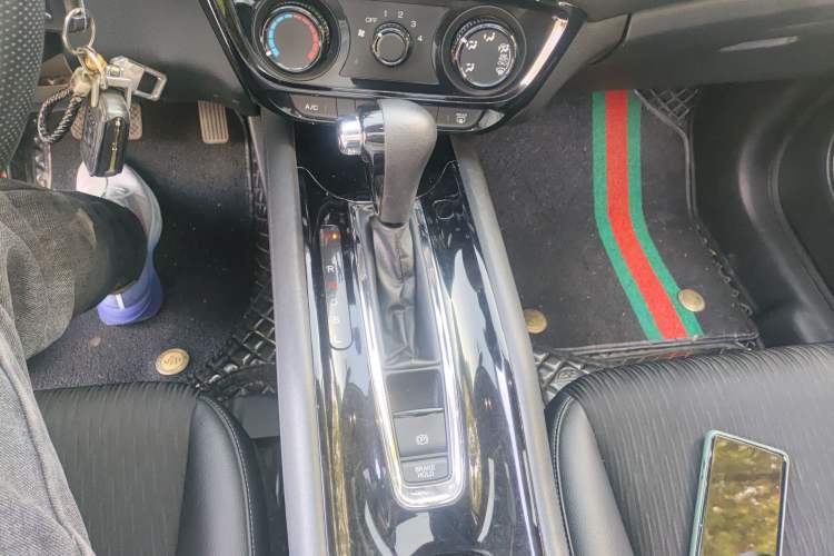 Used Honda Vezel 2020 1.5L CVT Pioneer Edition Gear Lever