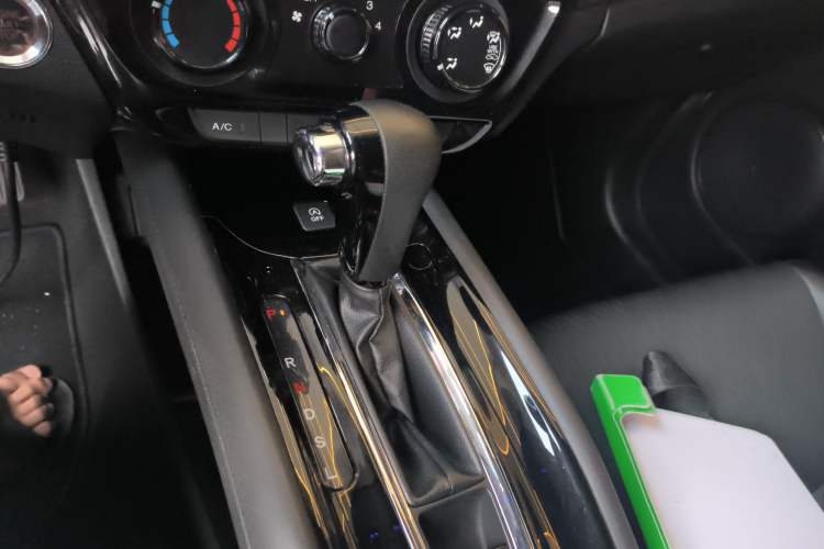 Used Honda Vezel 2020 1.5L CVT Luxury Edition Gear Lever