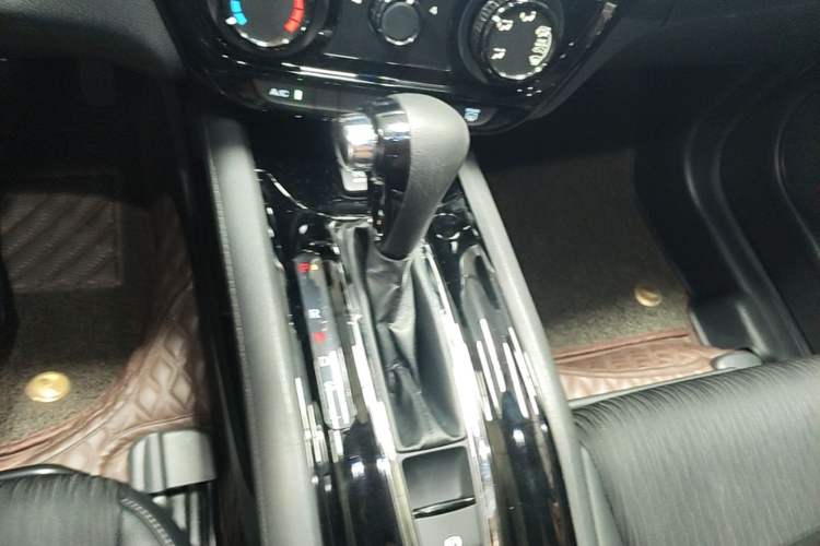 Used Honda Vezel 2020 1.5L CVT Pioneer Edition Gear Lever