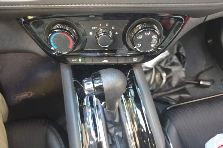 Used Honda Vezel 2020 1.5L CVT Pioneer Edition Gear Lever