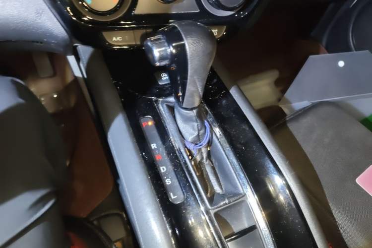 Used Honda Vezel 2020 1.5L CVT Elite Edition Gear Lever