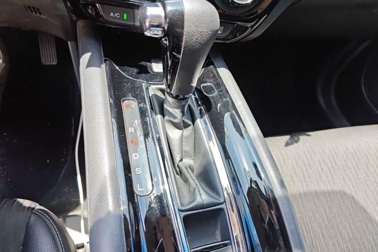 Used Honda Vezel 2020 1.5L CVT Luxury Edition Gear Lever