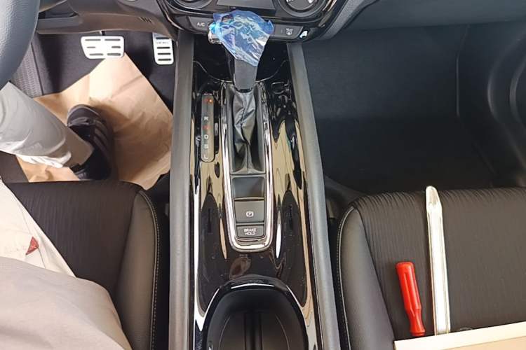 Used Honda Vezel 2020 1.5L CVT Luxury Edition Gear Lever